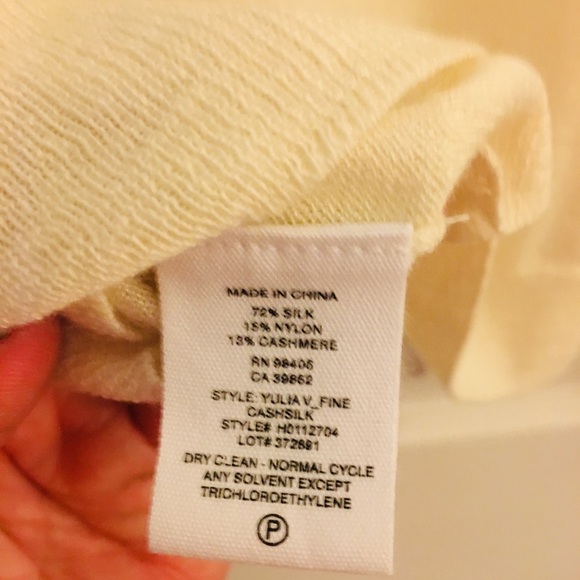 Theory Yulia V Cashmere-Silk V-neck Sweater NWT - Picture 6 of 7